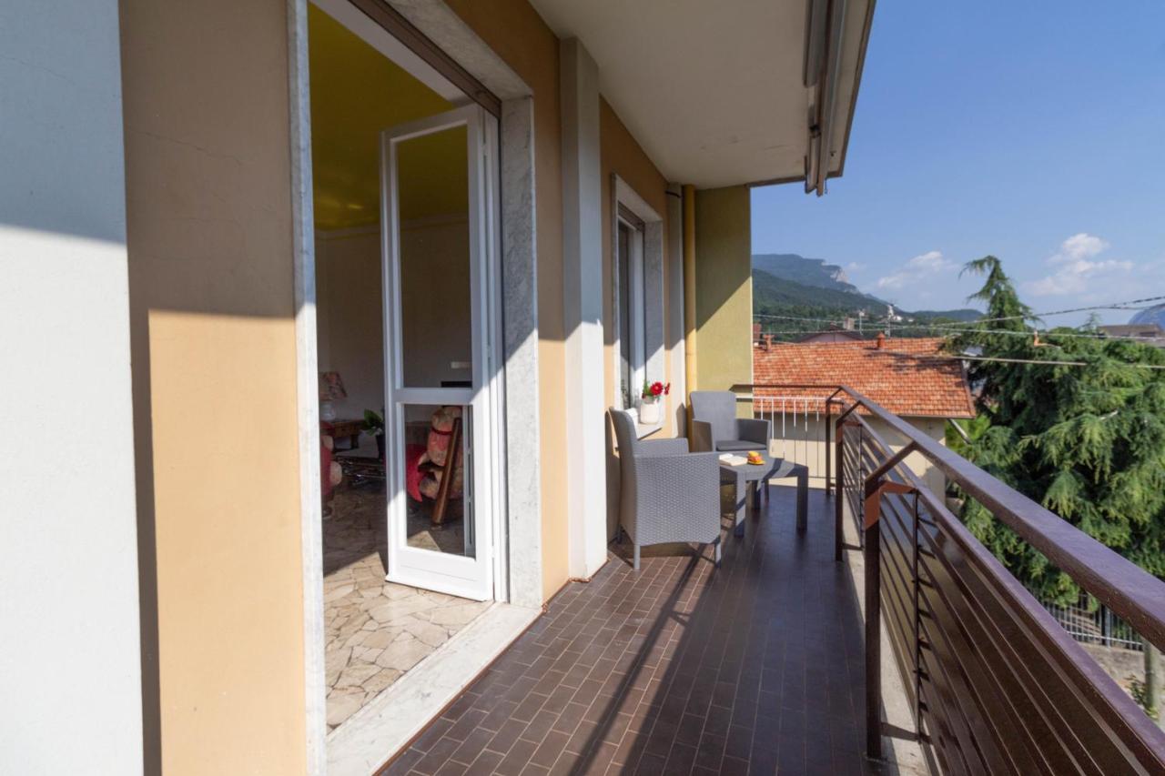 Mamma Ciccia Holiday Home - Casa Imperia Мандельо дел Ларио Екстериор снимка