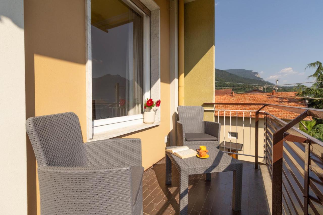 Mamma Ciccia Holiday Home - Casa Imperia Мандельо дел Ларио Екстериор снимка
